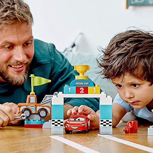 LEGO DUPLO Cars Lightning McQueen's Race Day 10924 Toddler Toy with Lightning McQueen and Mater (42 Pieces) O397