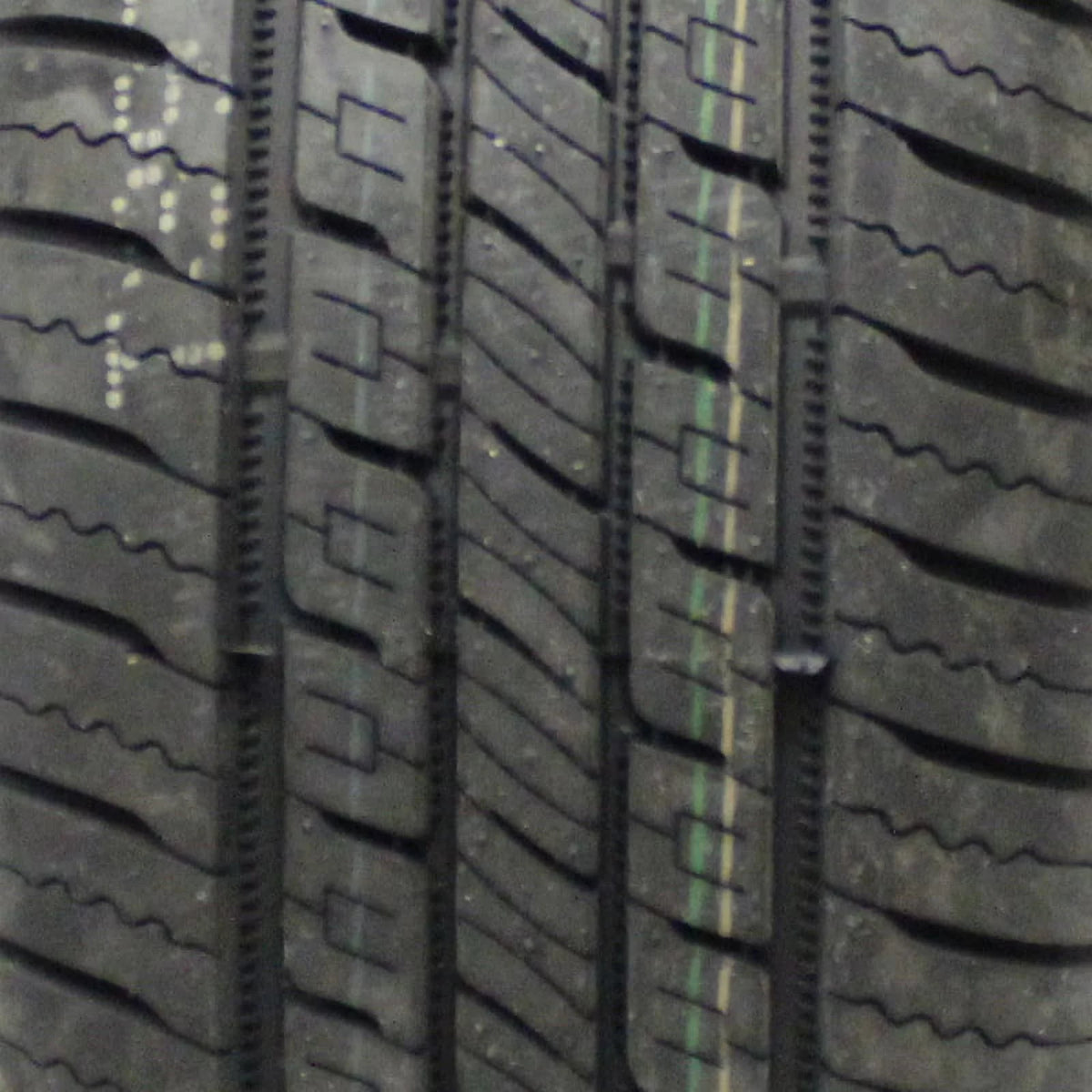 All Season 225/55R18 102V XL SUV/Crossover Tire X3231