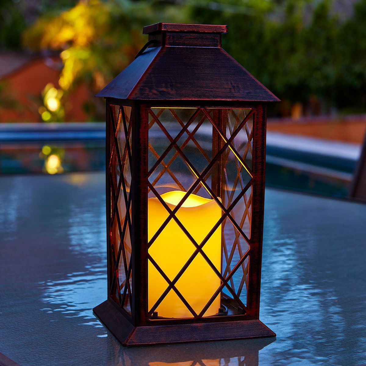11 in. Solar LED Lantern C434