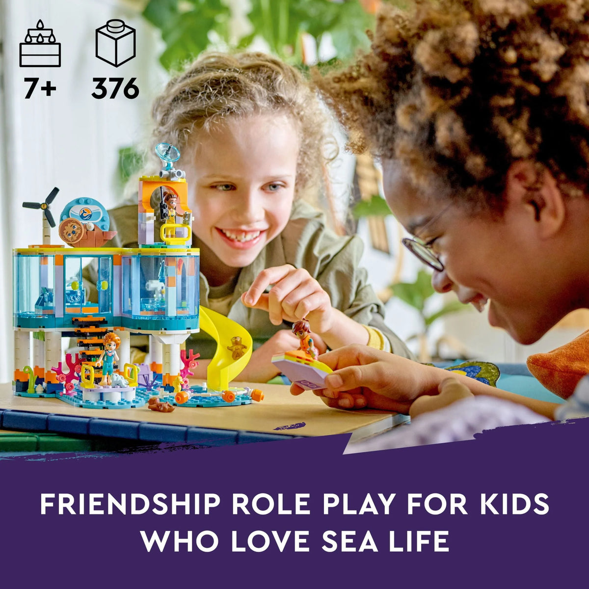 Sea Rescue Center Building Toy with 3 Mini-Dolls Z667