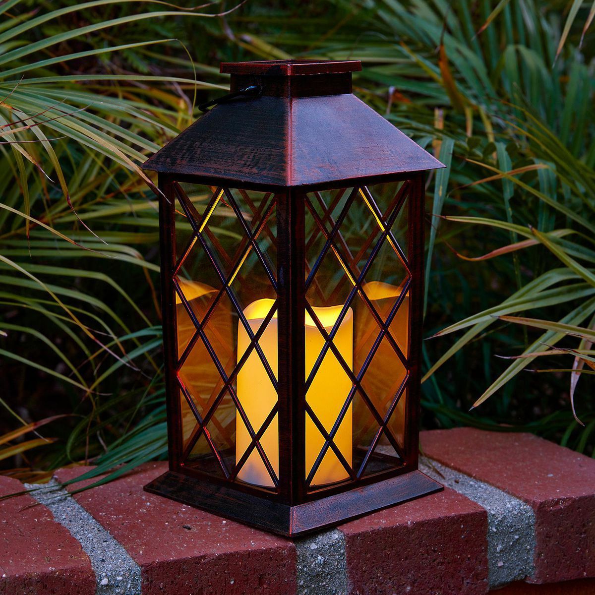11 in. Solar LED Lantern C434