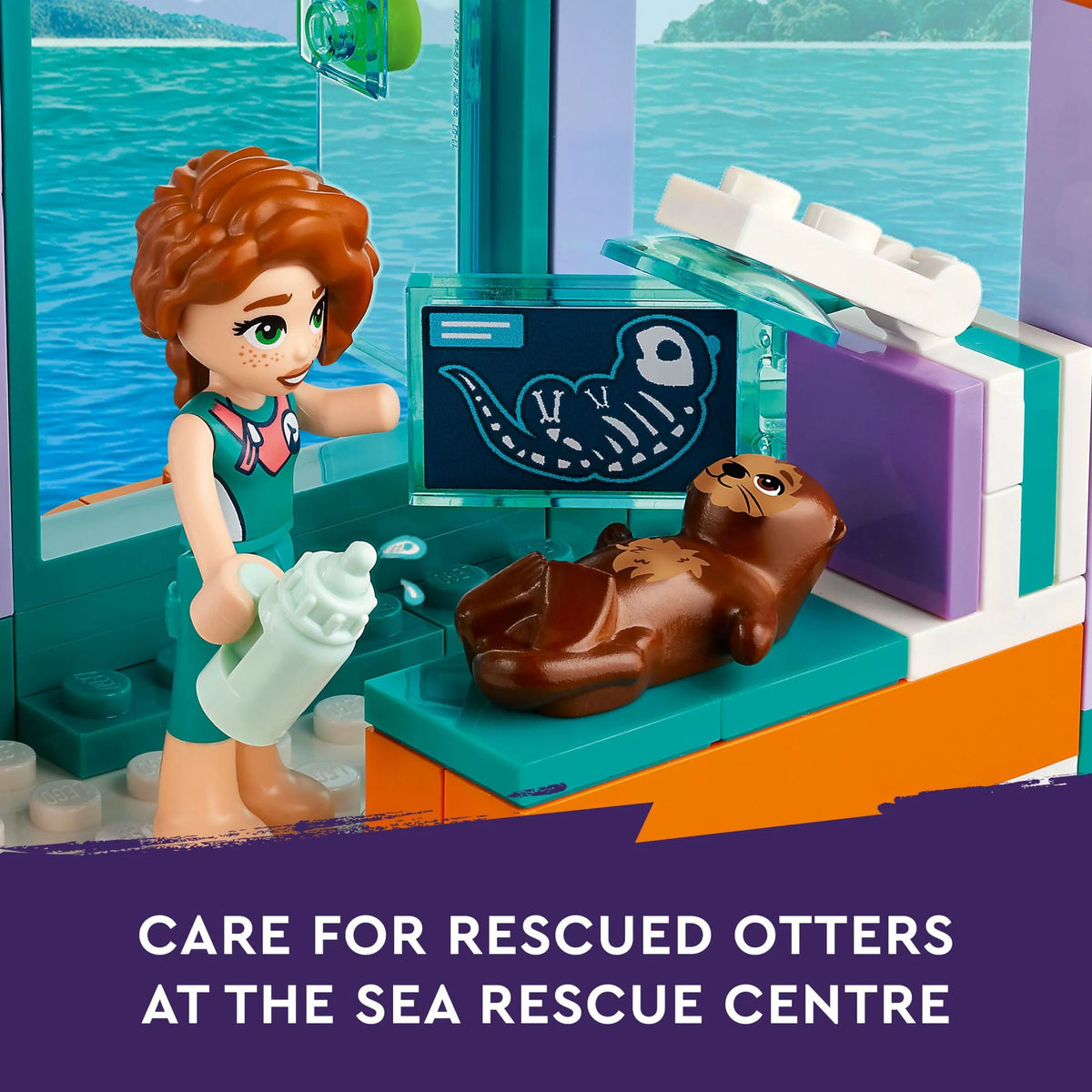 Sea Rescue Center Building Toy with 3 Mini-Dolls Z667